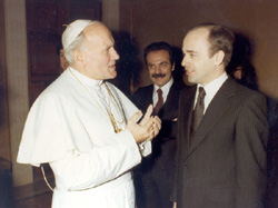 Dr. Hans Koechler meeting with His Holiness Pope John Paul II on 26 February 1979 at the Vatican's Apostolic Palace. The audience took place following Hans Koechler's lecture on "La fenomenologia del Cardinale Karol Wojtyła. Sul problema d'un'antropologia a base fenomenologica" at the Annual Conference of the Italian Section of the International Phenomenological Research Society in Viterbo near Rome (24 February 1979). Hans Koechler was the first philosopher who presented Karol Wojtyła's phenomenological anthropology to the English-speaking world in a lecture on "The Dialectical Conception of Self-determination: Reflections on the Systematic Approach of Karol Wojtyła" at the International Colloquium "Soi et Autrui" organized by the World Institute of Phenomenology at the University of Fribourg/Switzerland in January 1975. Cf. Analecta Husserliana, Vol. 6 (1977), pp. 75-80.